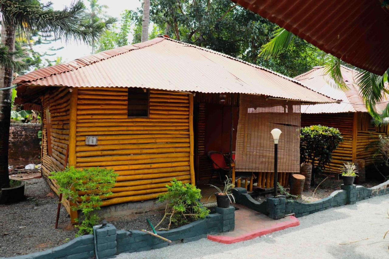 ホテルKerala Bamboo House バルカラ エクステリア 写真